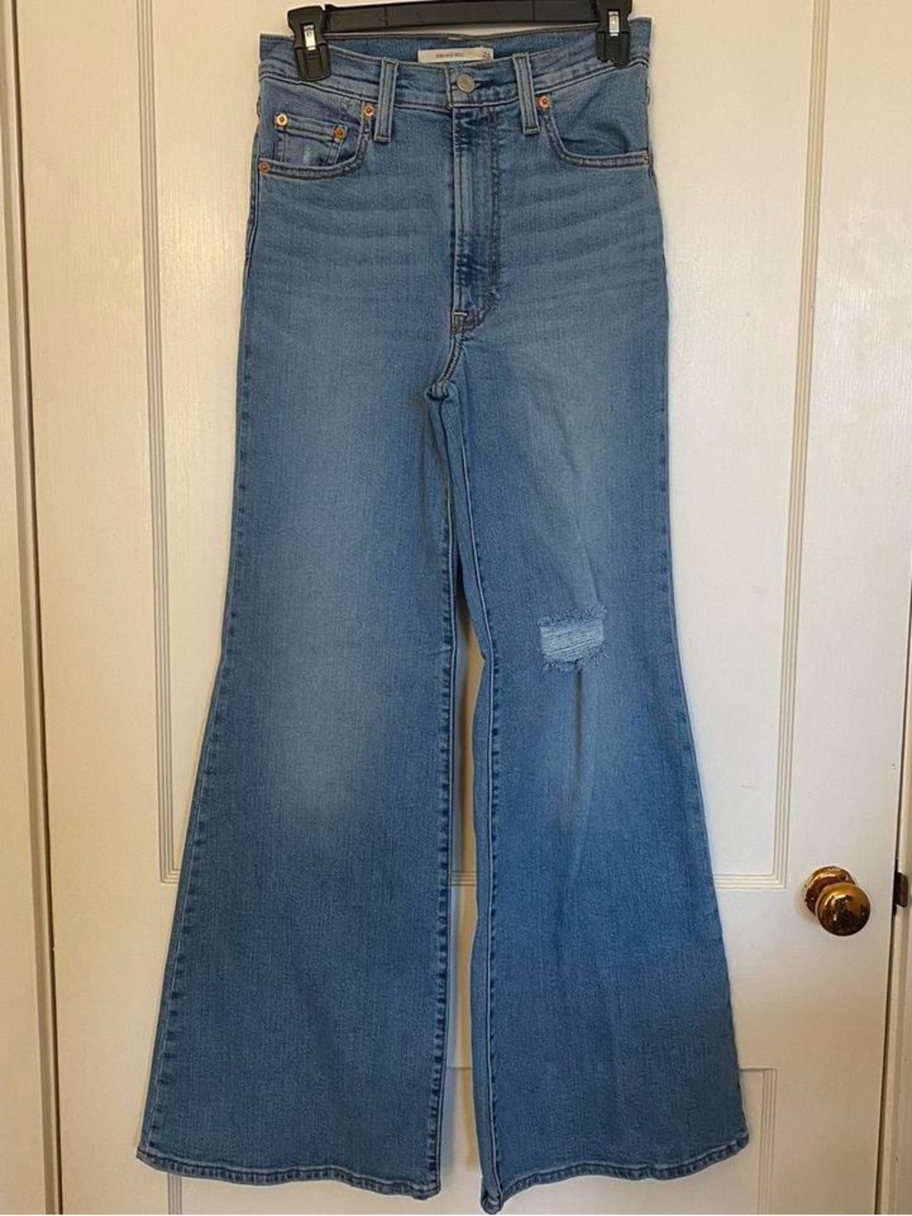 Levi's Ribcage Bell Jeans - Size 26 - Picture 3 of 4